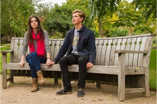 Lyra Belacqua (Alexandra Sage) and Will Parry (Thomas Lambert)