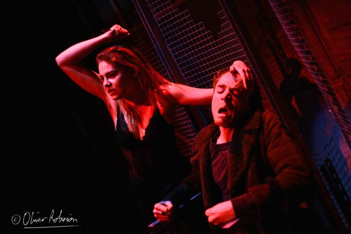 Regan (Isobel Jesper Jones) and Gloucester (Owen Mears) © Oliver Robinson