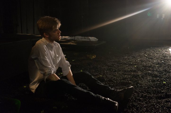 Iuean Perkins as 'Hamlet' © Daniel Cunliffe