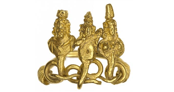Gold ring with Serapis, Harpokrates and Isis as serpents.png