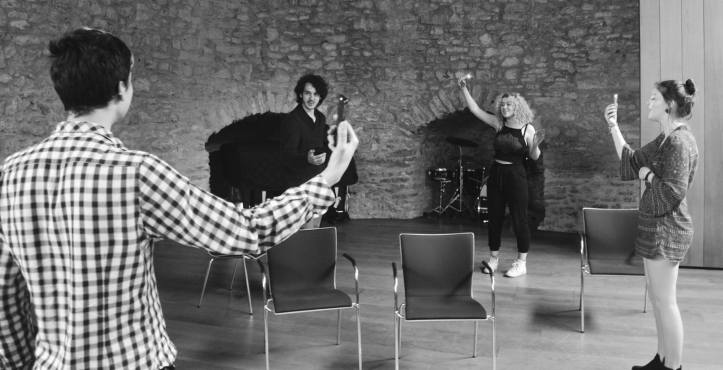 Queueue rehearsal - Image by Leo Mercer